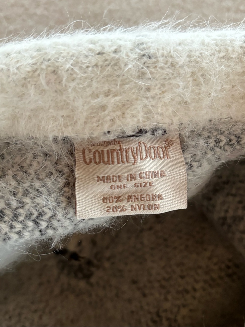 Vintage Angora Beret - Picture 5 of 7